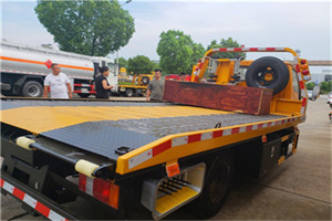 茂港附近拖车电话号码服务