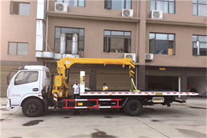 茂港附近汽车轮胎更换